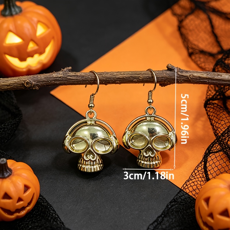2pcs Women's Quirky Skull Pendant Drop Earrings